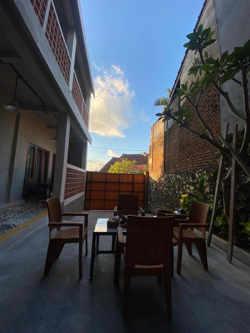 Br Bed N Bfast Bed & Breakfast Uluwatu Екстериор снимка